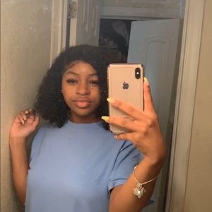 Meet your Posher, Damya